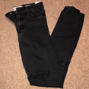 HOLLISTER HIGH WAISTED SKINNY JEANS